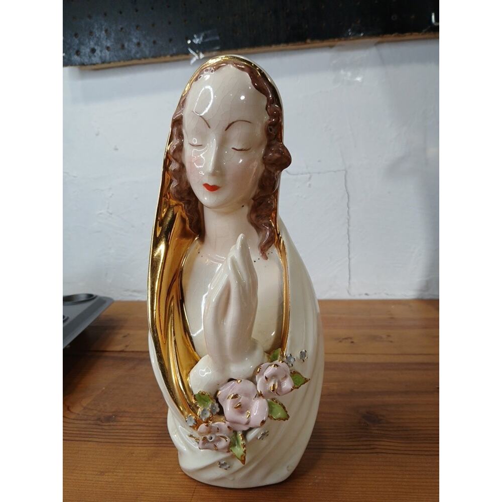 Praying Virgin Mary Bust with gold trim Pink Flowers Figurine Religious Vintage